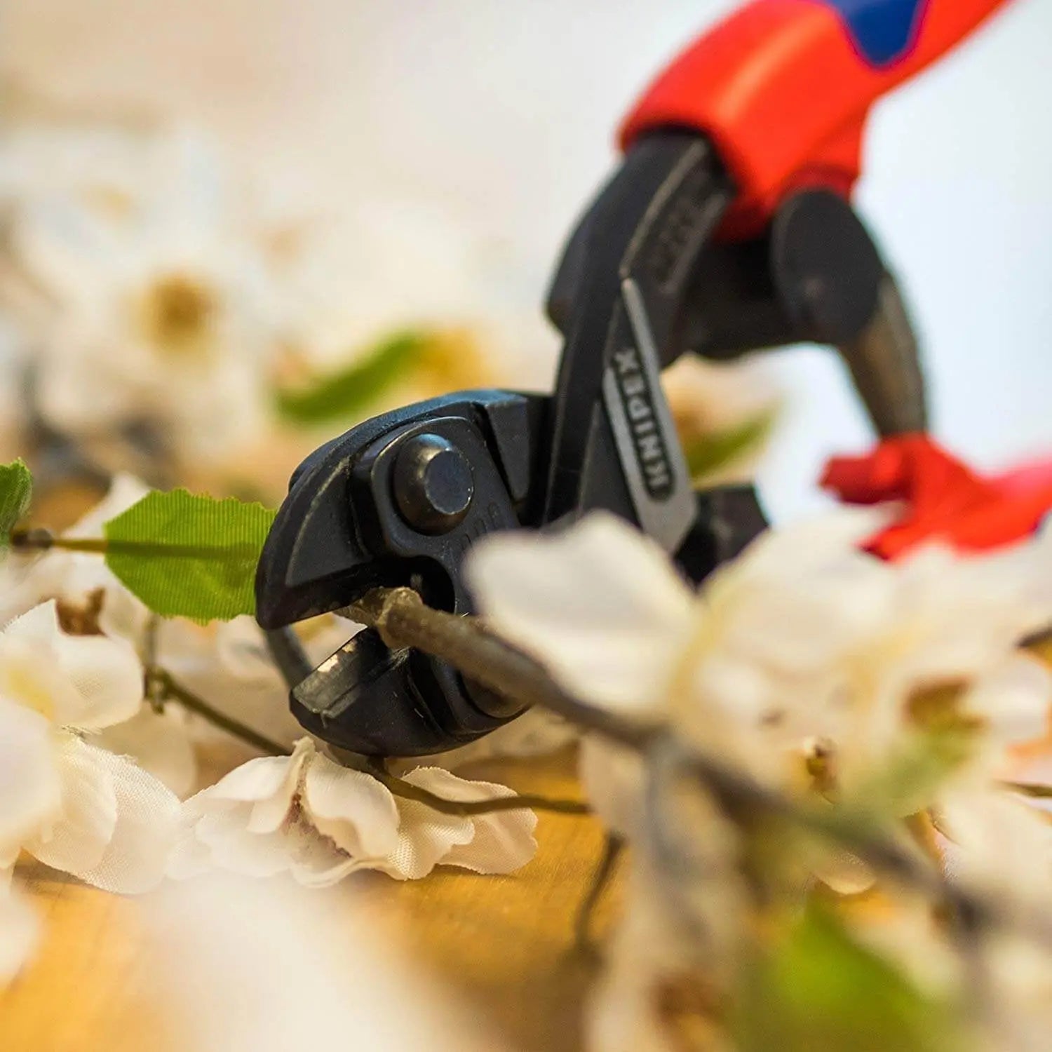 KNIPEX 7112200SBA - 8" CoBolt® High Leverage Compact Bolt Cutters