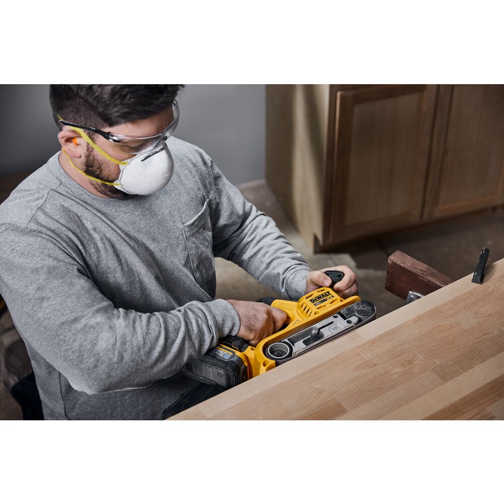 DEWALT DCW220B - 20V MAX* XR® Brushless Cordless Belt Sander (Tool Only)