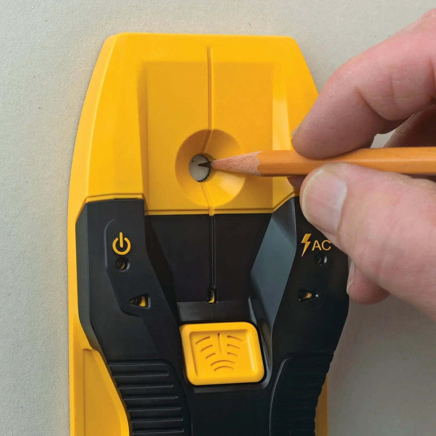 DEWALT  DW0100   -  3/4 IN. STUD FINDER
