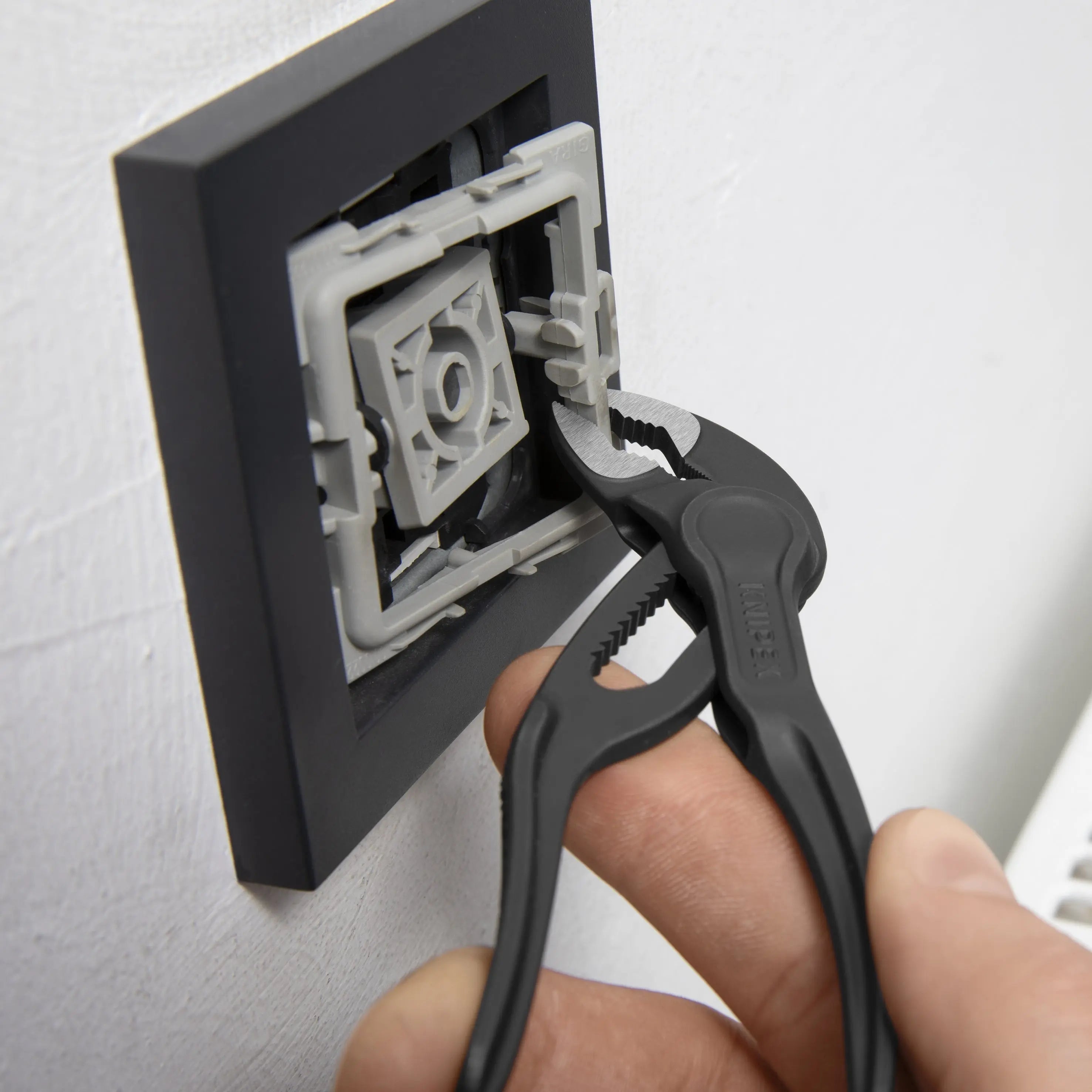 KNIPEX 8700100SBA - 4" Cobra® XS Water Pump Pliers