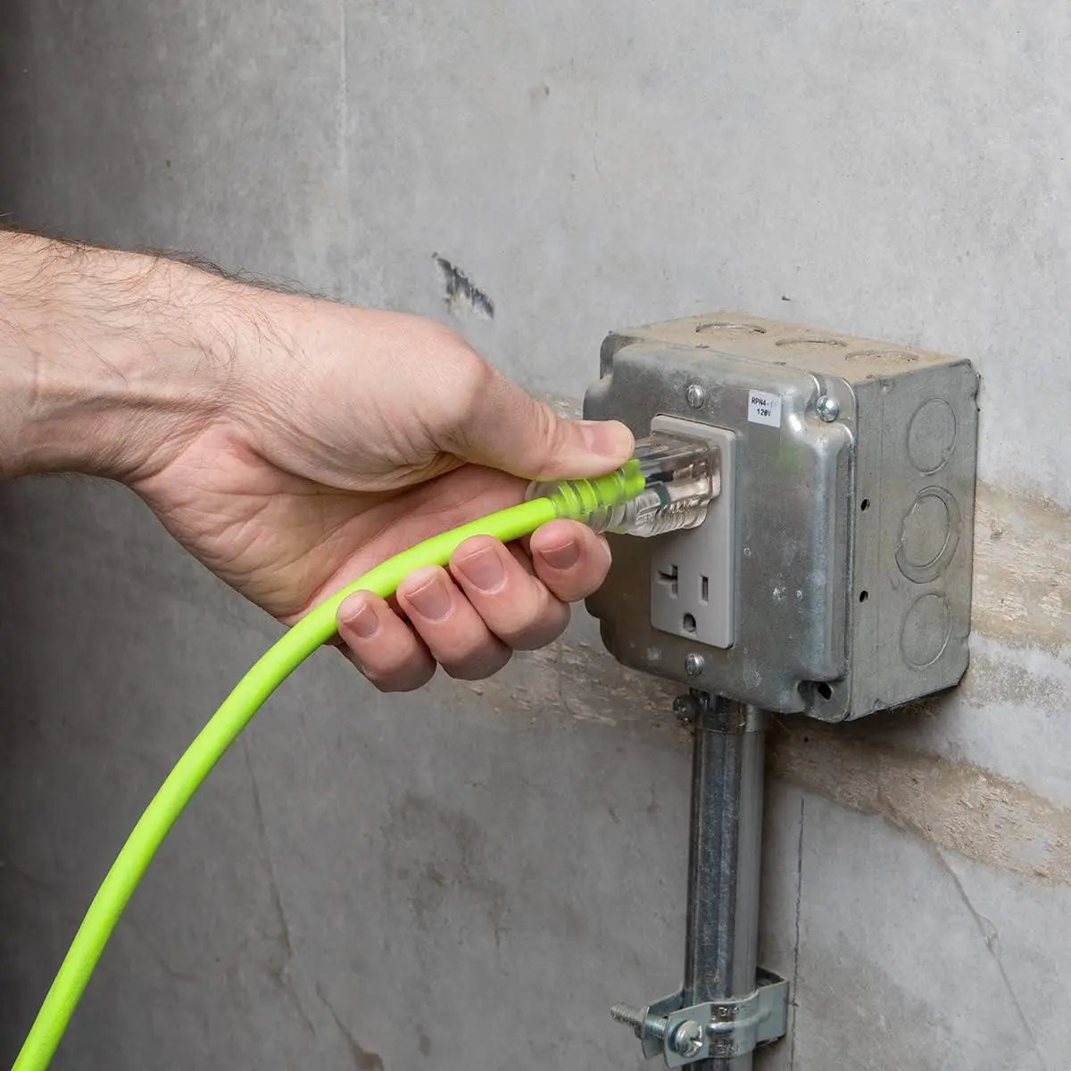 Flexzilla FZ512735 - Pro Extension Cord,  14/3, 100'
