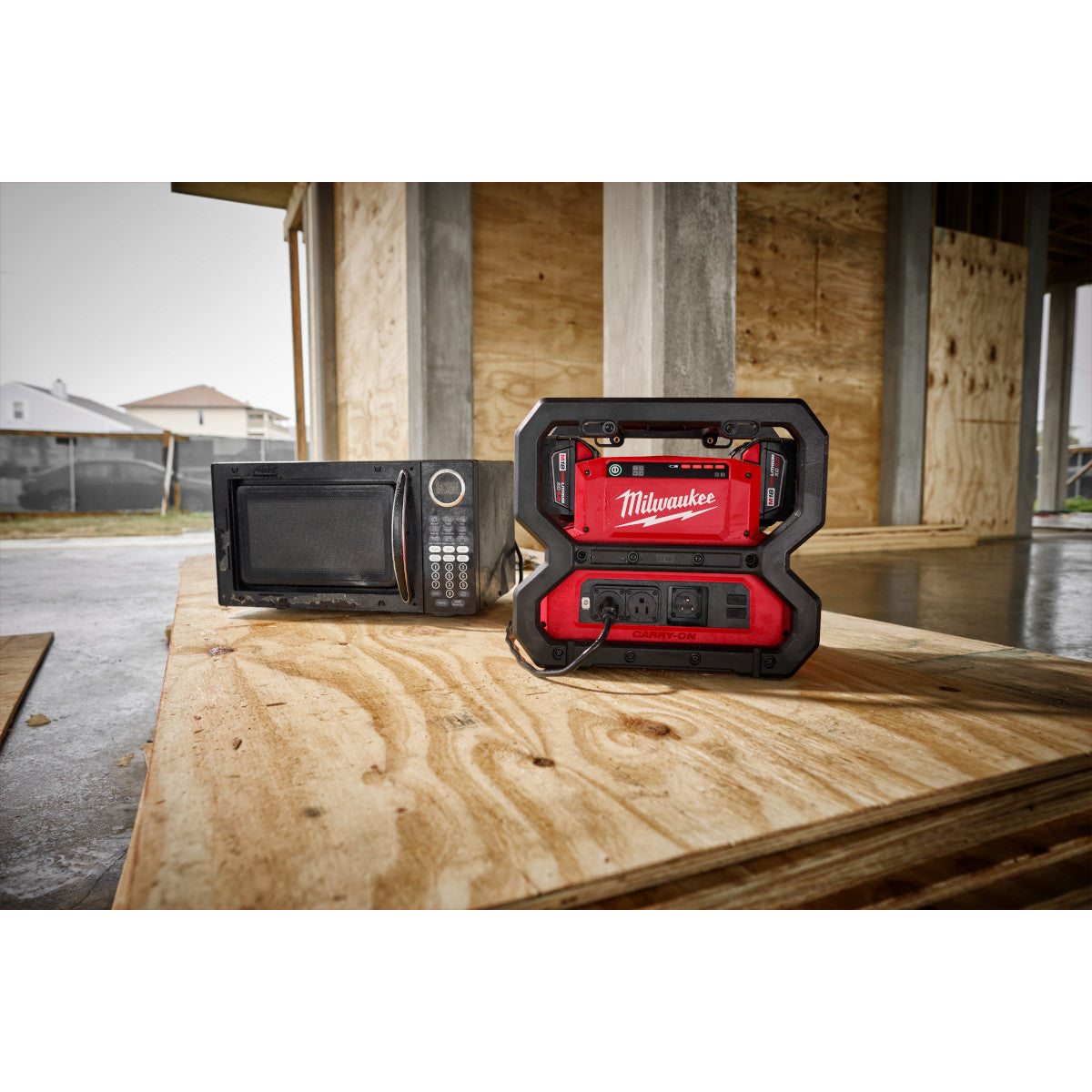 Milwaukee 2845-20 - M18™ CARRY-ON™ 3600W/1800W Power Supply - Wise Line Tools