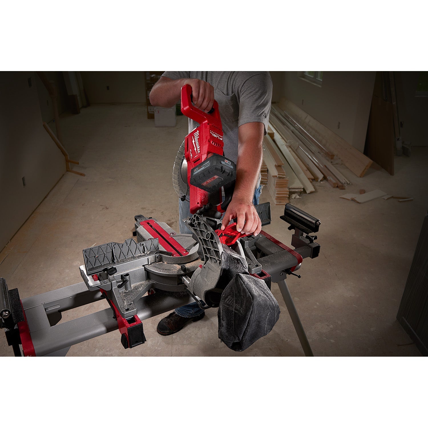 Milwaukee 2734-21 - M18 FUEL™ 10" Dual Bevel Sliding Compound Miter Saw Kit - Wise Line Tools