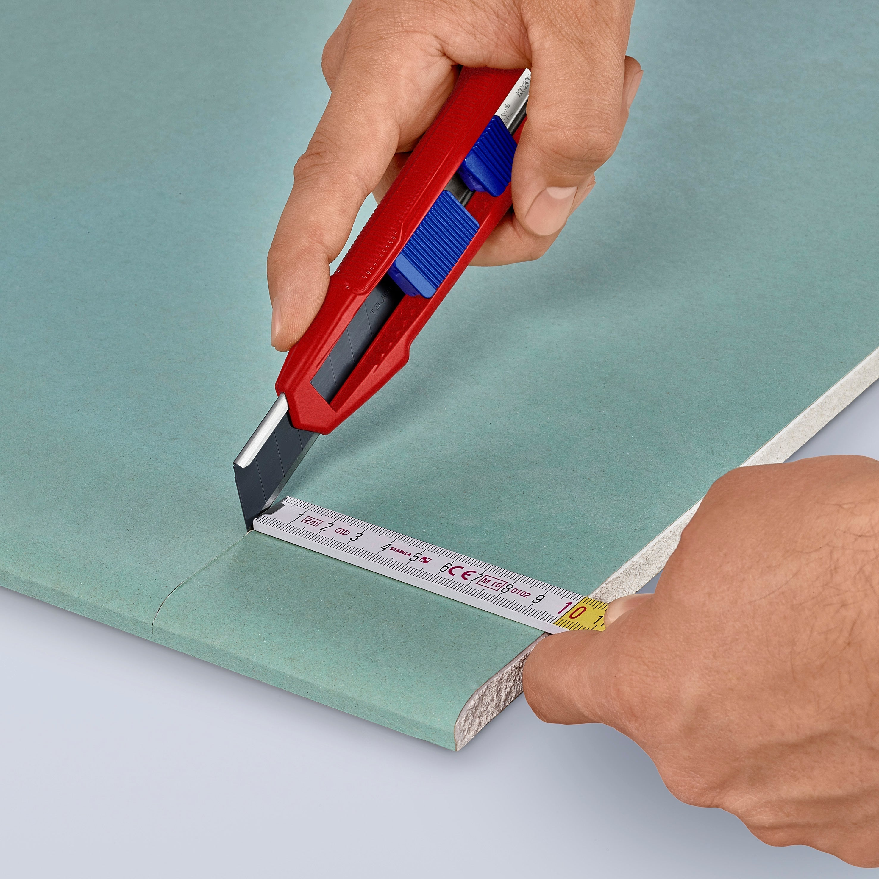 KNIPEX 9010165BKA - 6 1/2" CutiX Universal Snap Knife